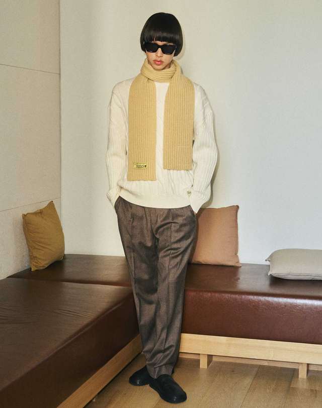하우스 HAUS JAPAN WOOL 팬츠 브라운 (세미오버핏)_CSLUC11HSH 착용컷
