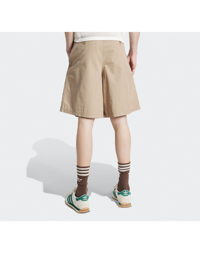 에비씨마트 [갤러리아] [ADIDAS] 오리지널스 와이드 레그 버뮤다 쇼츠 KB5585 착용컷
