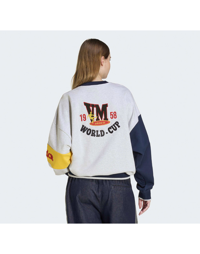 에비씨마트 [갤러리아] [ADIDAS] 스웨덴 월드컵 크루 스웨트셔츠 SWEDEN CREW KD7771 착용컷