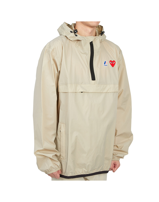 꼼데가르송 26FW 꼼데가르송 X 까웨 후드 레인 자켓 AZ J502 051 3 (남여공용) 착용컷