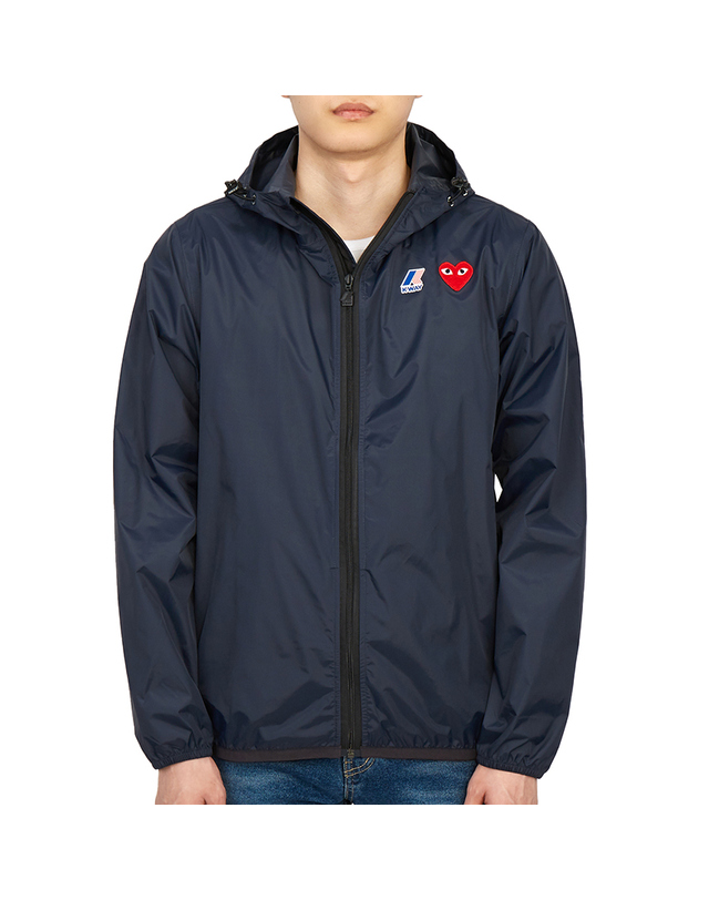 꼼데가르송 26FW 꼼데가르송 X 까웨 후드 레인 자켓 AZ J501 051 1 (남여공용) 착용컷