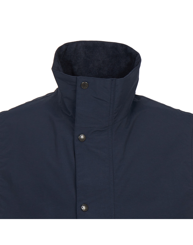 나나미카 26FW 나나미카 2L 퍼텍스 언리미티드 필드 조끼 S25FN073E DARK NAVY (남여공용) 착용컷