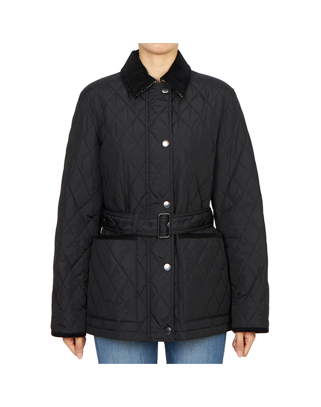 버버리 26FW 버버리 칠턴 여성 퀼팅 자켓 8110378 착용컷