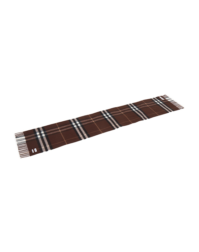 버버리 26FW 버버리 체크 캐시미어 목도리 8112638 (남여공용) 착용컷