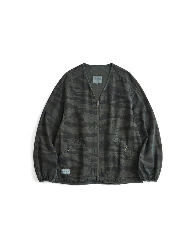 힐리먼트 피그먼트 릿지 자켓 (CAMO) 착용컷