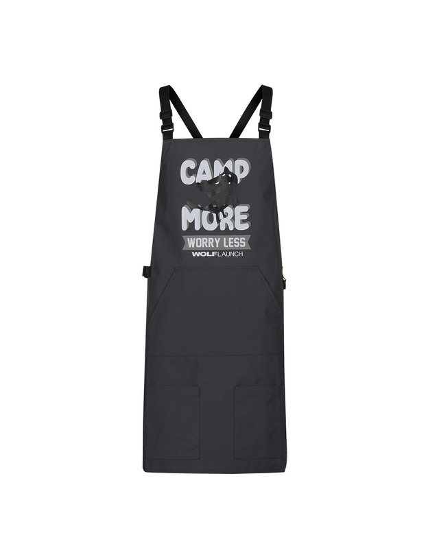 울프라운치 울프라운치 캠핑 앞치마 CAMP MORE WORRY LESS 착용컷