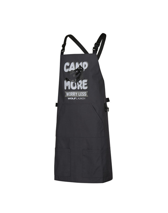 울프라운치 울프라운치 캠핑 앞치마 CAMP MORE WORRY LESS 착용컷