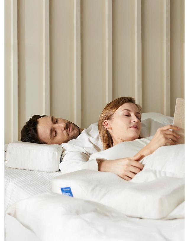 가누다 가누다 블루라벨 알레그레토(Soft) S M 기능성 경추 베개 2개세트 착용컷