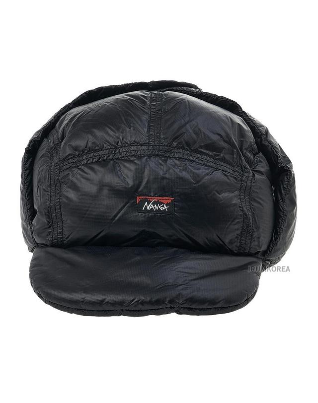난가 [난가] FW25 공용 마운틴 로지 이어플랩캡 NA2441 3B001 BLK 착용컷