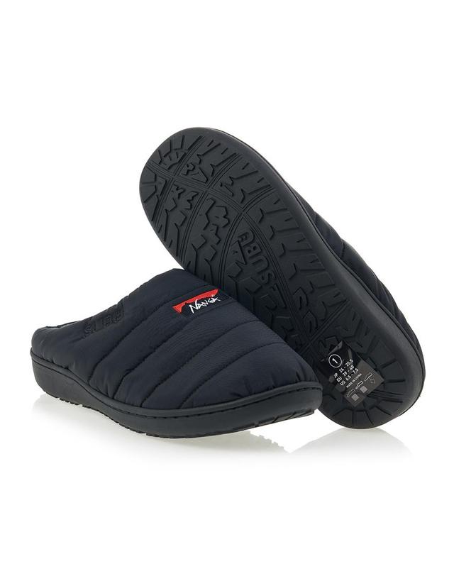난가 [난가] FW26 공용 오로라텍스 패딩 슬리퍼 NA2443 3E105 BLK 착용컷