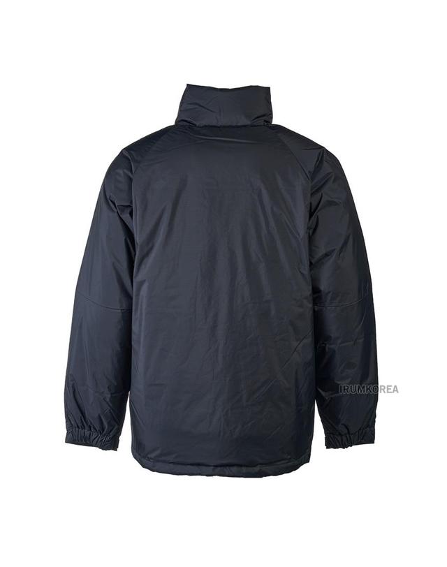 난가 [난가] FW26 남성 오로라 스탠드칼라 패딩 ND2441 1A002 BLK 착용컷
