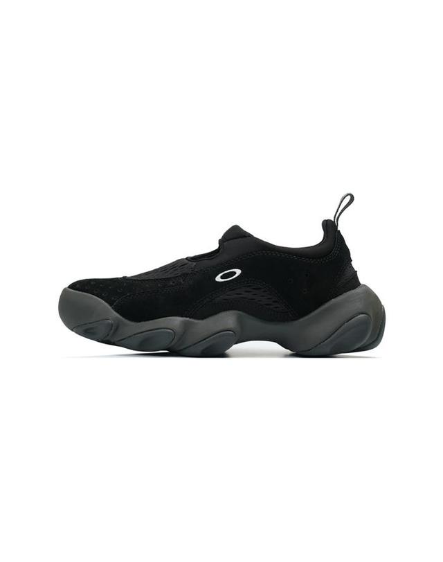 오클리 오클리 팩토리팀 SUEDE FLESH SANDLE 블랙 BDF24S02004117BK01 착용컷