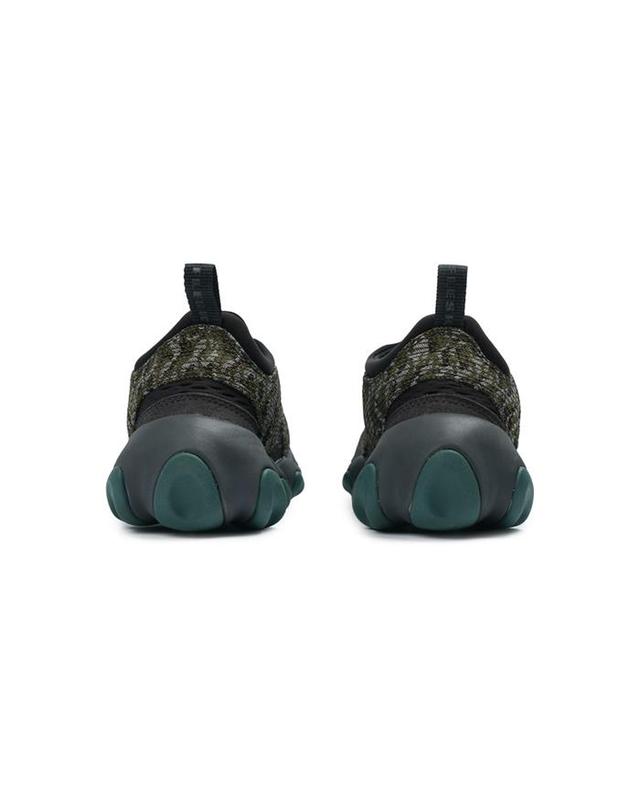 오클리 오클리 팩토리팀 JACQUARD FLESH SANDAL 카모/블랙 BDF24S02004117NP04 착용컷