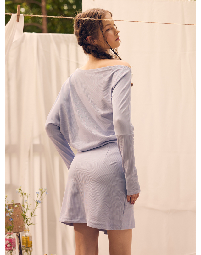 보헤미안블루 비대칭 오프숄더 립 여성 래쉬가드 Brunnera Blue 착용컷