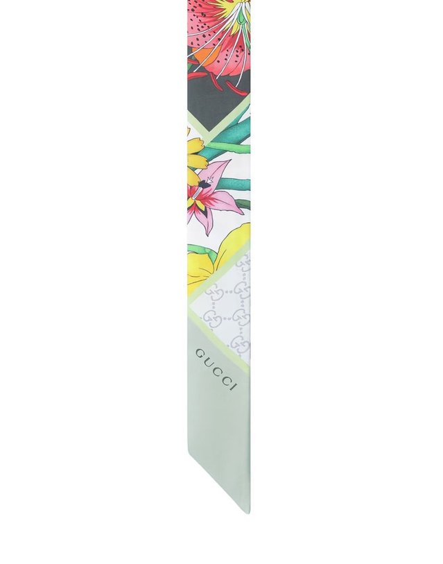 구찌 [해외직구] 구찌 프린트 실크 스카프 8512013G0013367 B0712268531 착용컷