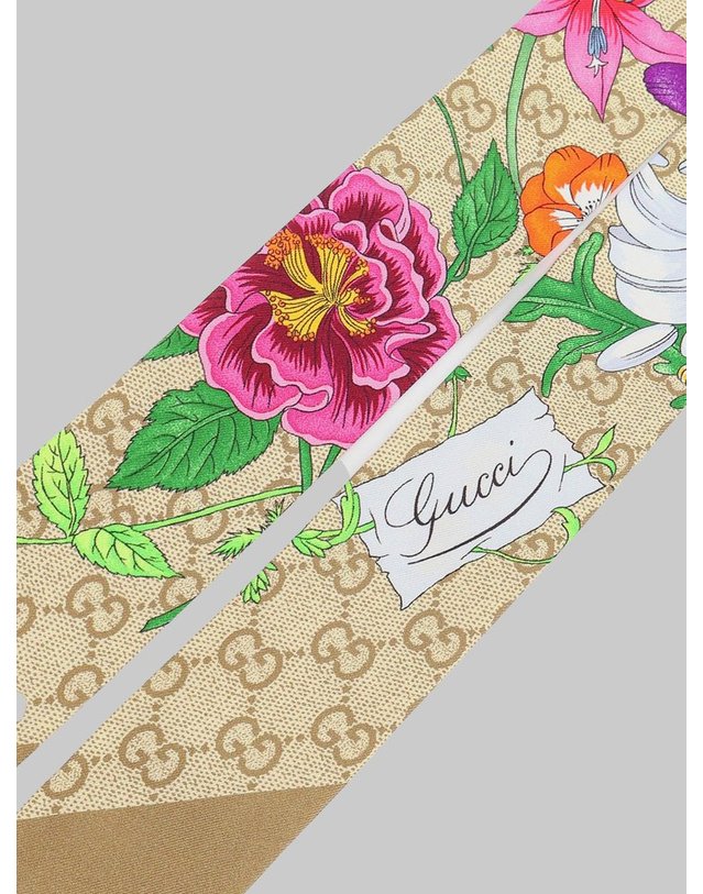 구찌 [해외직구] 26 F/W 구찌 프린트 실크 리본 8747763G0019965 B0022328400 착용컷