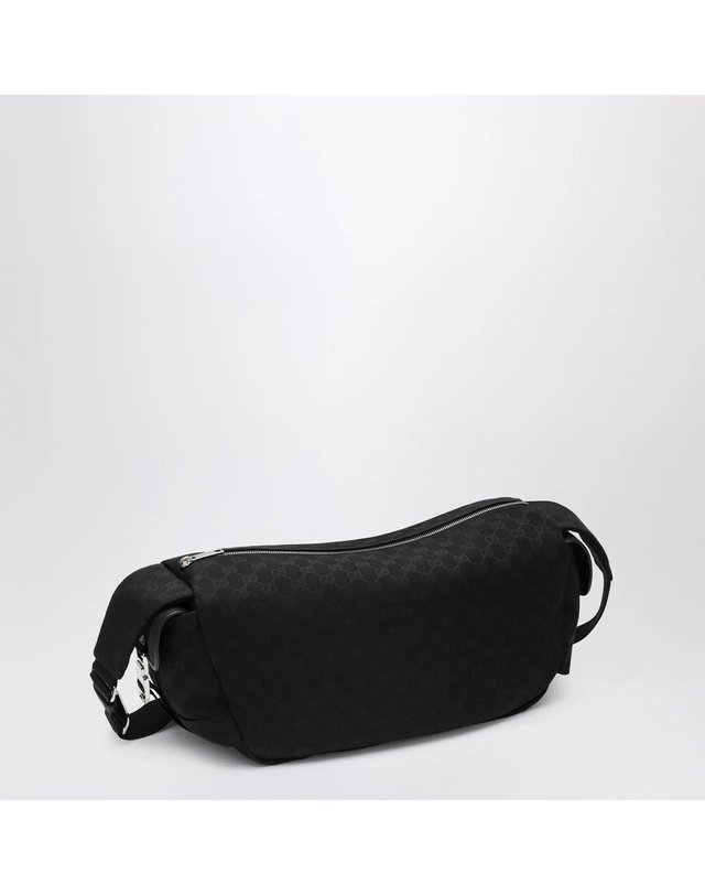 구찌 [해외직구] 26 S/S 구찌 라지 블랙 크로스바디 백 인 GG 패브릭 854746FAE8V-1000 B0052527790 착용컷