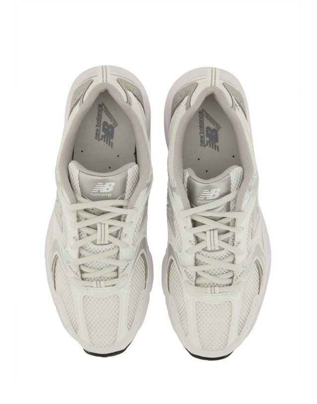 뉴발란스 [해외직구] 26 F/W 뉴발란스 스니커즈 530 MR530EMA_WHITE/SILVER B0042250532 착용컷