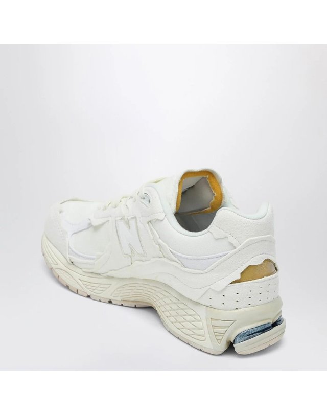 뉴발란스 [해외직구] 25 F/W 뉴발란스 스니커즈 2002R 프로텍션 팩 화이트 M2002RDCLE-WHT B0052334627 착용컷