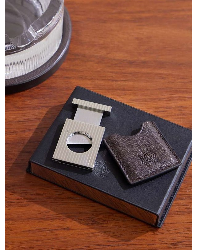 던힐 [해외직구] 던힐 스틸 & 레더 CIGAR CUTTER 케이스 DU26RTK2109 B0082325733 착용컷