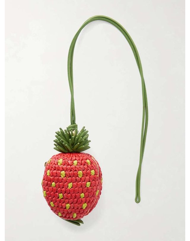 로에베 [해외직구] 로에베 PAULAS IBIZA STRAWBERRY 레더 라피아 파우치 C643SCCX01 B0082122283 착용컷