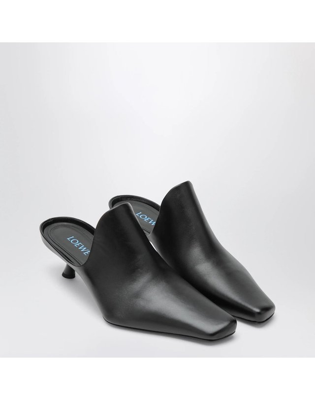 로에베 [해외직구] 26 S/S 로에베 에밀리 LAMBSKIN 레더 뮬 인 블랙 L814379X67LE-1100 B0052527082 착용컷