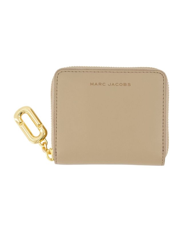 마크 제이콥스 [해외직구] 26 F/W 마크 제이콥스 더 슬림 컴팩트 지갑 MARC JACOBS 레더 베이지 2P6SMP017S01-082 B0732250956 착용컷