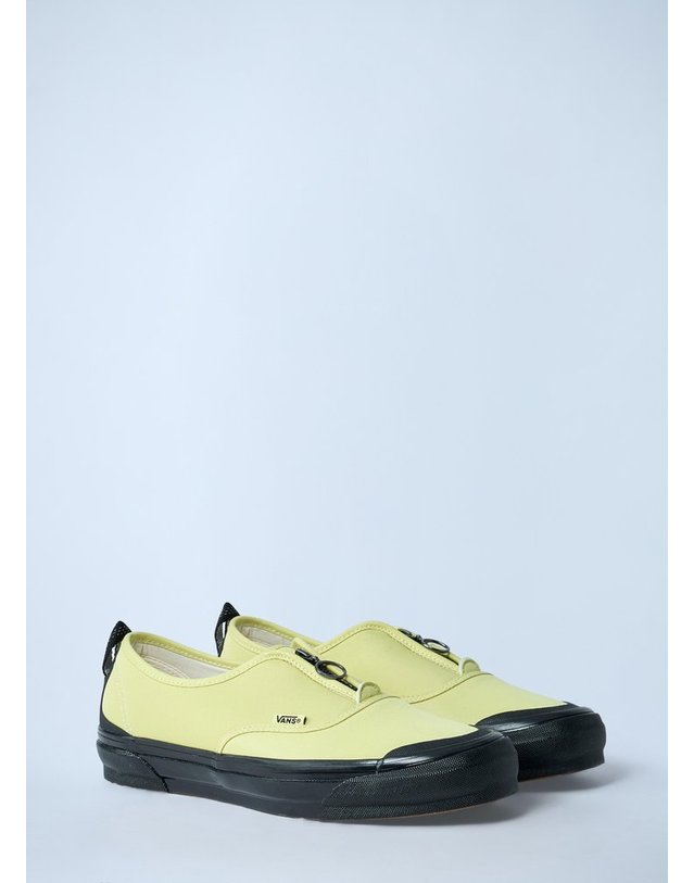 반스 [해외직구] 25 F/W 반스 OTW 어센틱 지퍼 비브람 스니커즈 VN000EH56JL1 B0111794787 착용컷