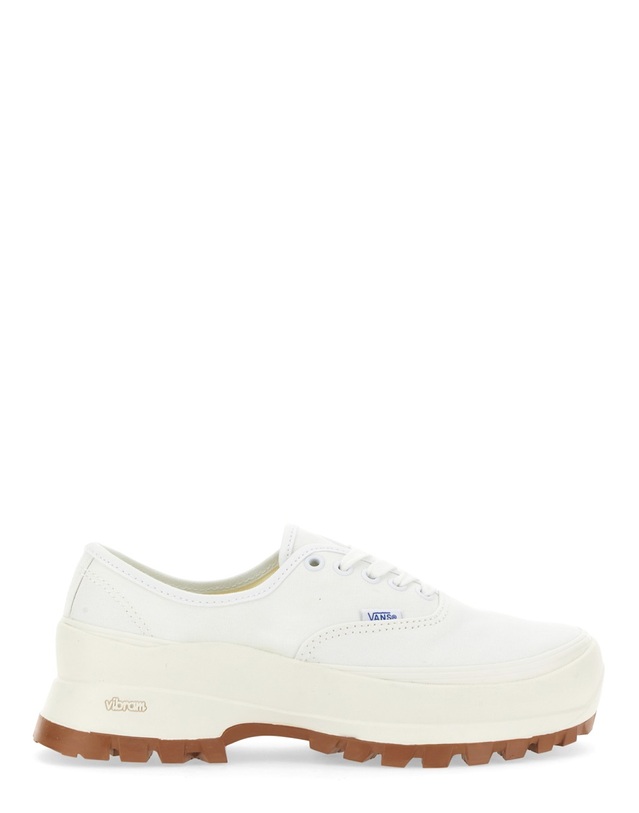 반스 [해외직구] 23 S/S 반스 AUTHENTICH 비브람 스니커즈 VN0A5JLW_W001 B0040374523 착용컷