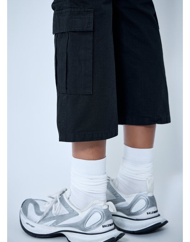 발렌시아가 [해외직구] 26 S/S 발렌시아가 카프리 카고 팬츠 864356 TQP13 1000 B0111963608 착용컷