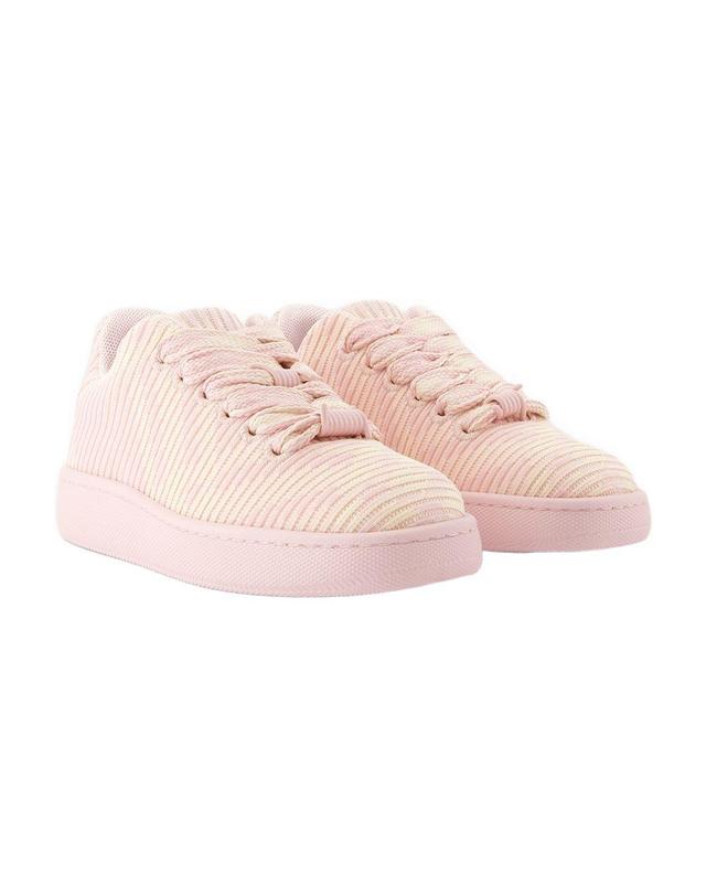 버버리 [해외직구] 24 S/S 버버리 LF 박스 니트 스니커즈 BURBERRY 신세틱 핑크 8081730 B0731452775 착용컷