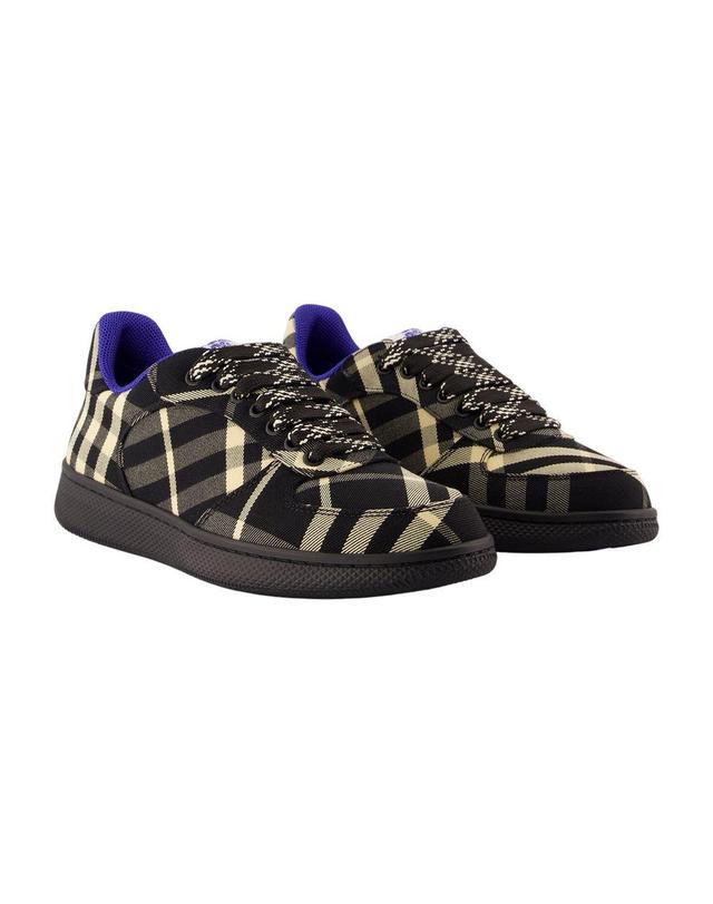 버버리 [해외직구] 24 F/W 버버리 TERRACE 스니커즈 BURBERRY 신세틱 블랙 8095370-A1003 B0731451264 착용컷