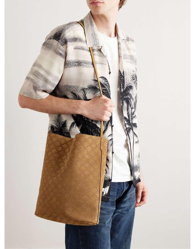 셀린느 [해외직구] 25 S/S 셀린느 로고 스웨이드 버킷 백 194953GDH. B0081659879 착용컷