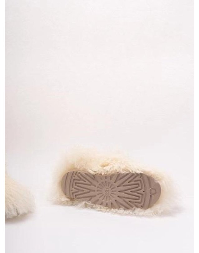 어그 [해외직구] 어그 MOMMA FLUFF 클래식 쇼츠 1180050 CRM B0172514569 착용컷