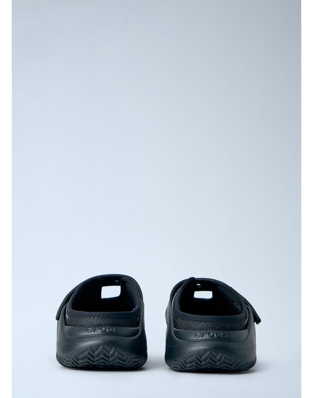 크록스 [해외직구] 26 S/S 크록스 CAGED 뮬 211907-001 B0112009500 착용컷