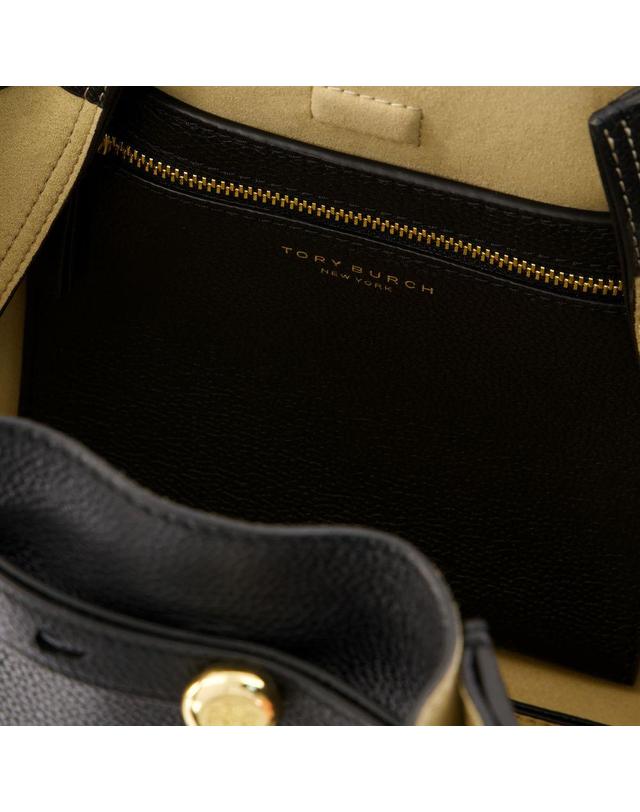 토리버치 [해외직구] 25 S/S 토리 버치 로미 페블 사첼 지갑 TORY BURCH 레더 블랙 164866-001 B0731521198 착용컷