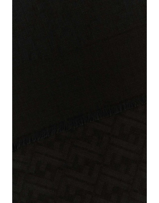 펜디 [해외직구] 펜디 SCIALLE 145X145 FF 시그니처 FXT388B1VK F0QA1 B0442238262 착용컷