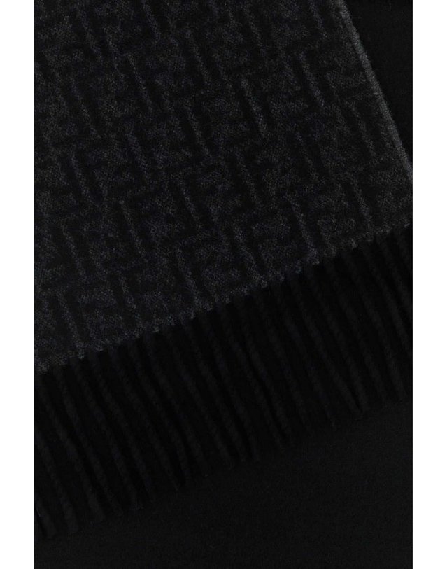 펜디 [해외직구] 펜디 SCIARPA 32X180 FF 시그니처 FXS417B1VZ F1Y8E B0442308231 착용컷