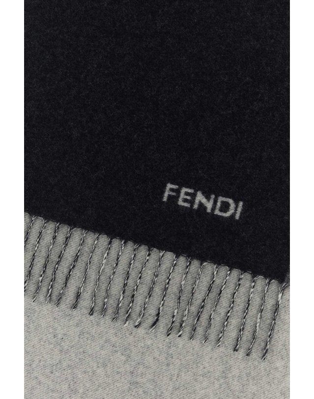 펜디 [해외직구] 펜디 SCIARPA FENDI BICOLORE FXS416B1VY F1Y8C B0442335956 착용컷
