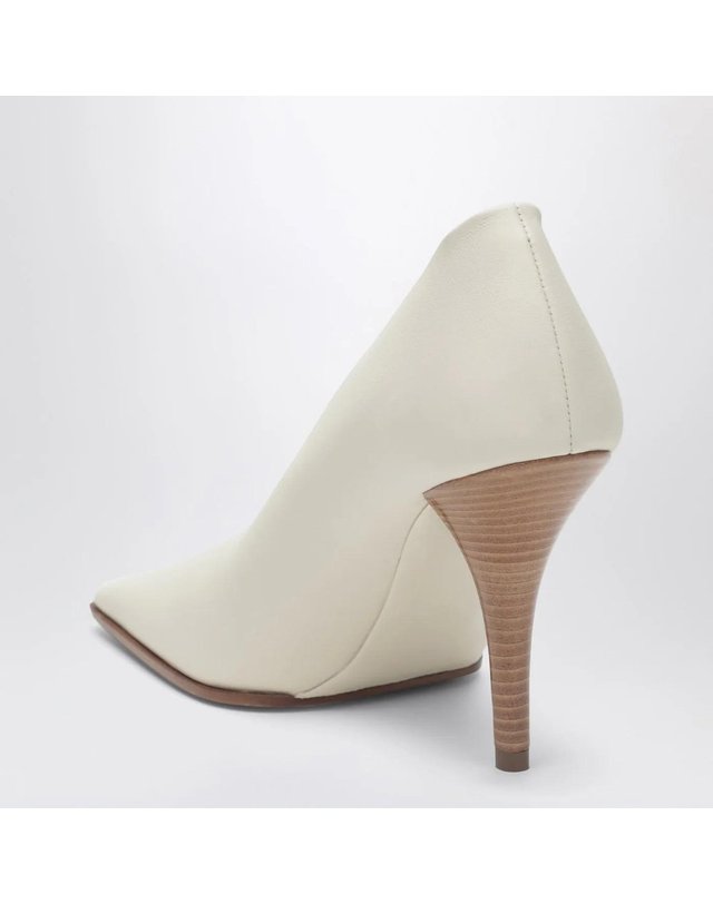 알라이아 [해외직구] 26 S/S 알라이아 소프트 스퀘어 아이보리 펌프스 AA3E1020I106LE-055 B0052047099 착용컷