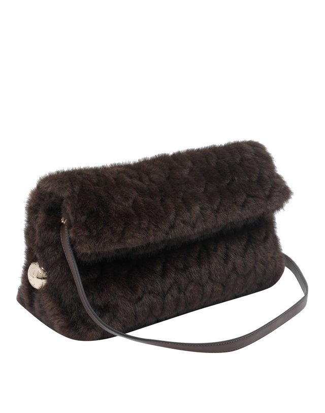 리우조 [해외직구] 26 F/W 리우조 페이크 퍼 RICCY 파우치 AF6097E1168/91419 B0012252159 착용컷