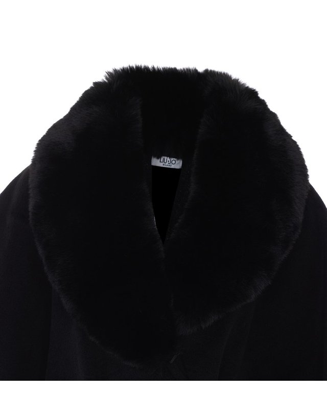 리우조 [해외직구] 26 F/W 리우조 페이크 시어링 케이프 2F6045T0300/22222 B0012304943 착용컷