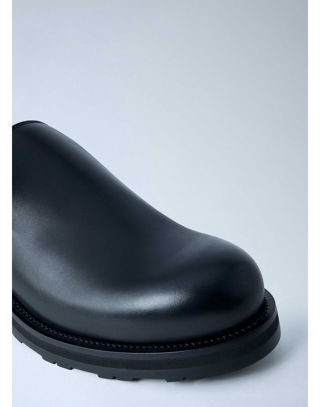 더 로우 [해외직구] 26 S/S 더 로우 LUG 솔 슬립 온 슈즈 F2131-L609-BLK B0111928848 착용컷