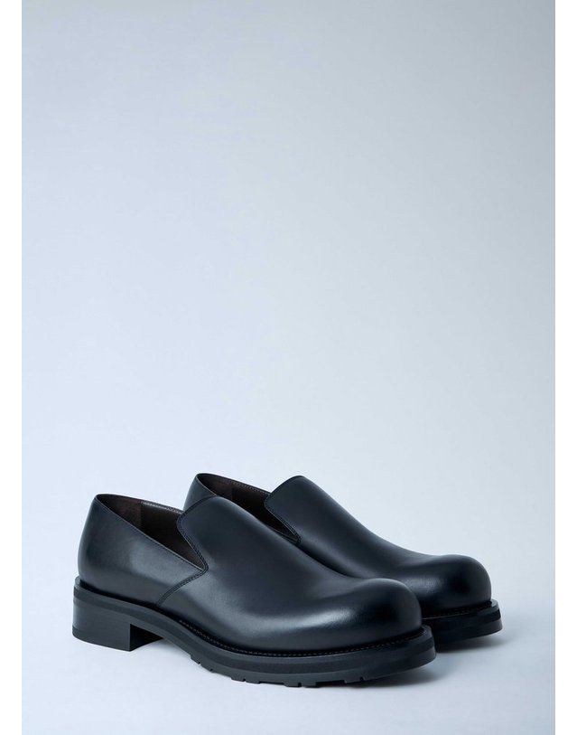 더 로우 [해외직구] 26 S/S 더 로우 LUG 솔 슬립 온 슈즈 F2131-L609-BLK B0111928848 착용컷