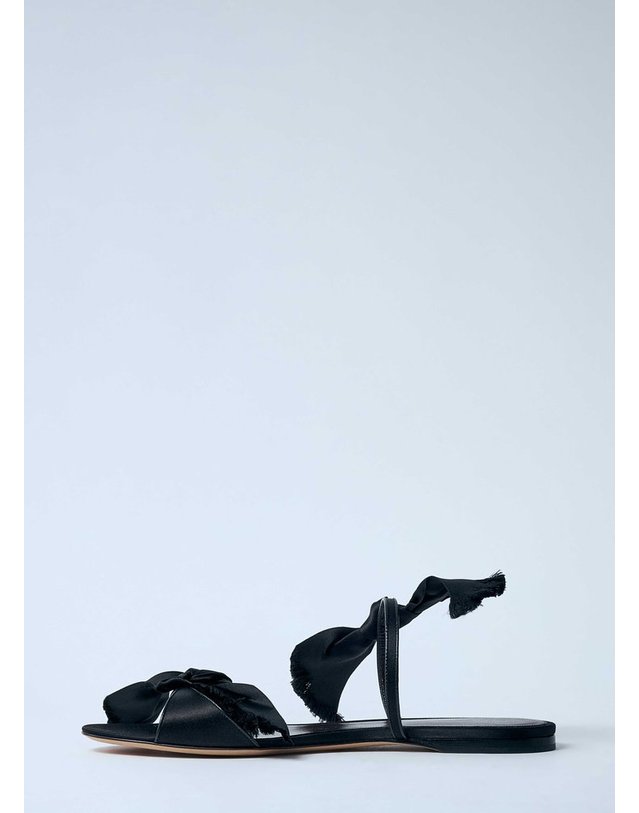 더 로우 [해외직구] 25 S/S 더 로우 VOLUPTAS 샌들 F1571 W326 BLK B0111552150 착용컷