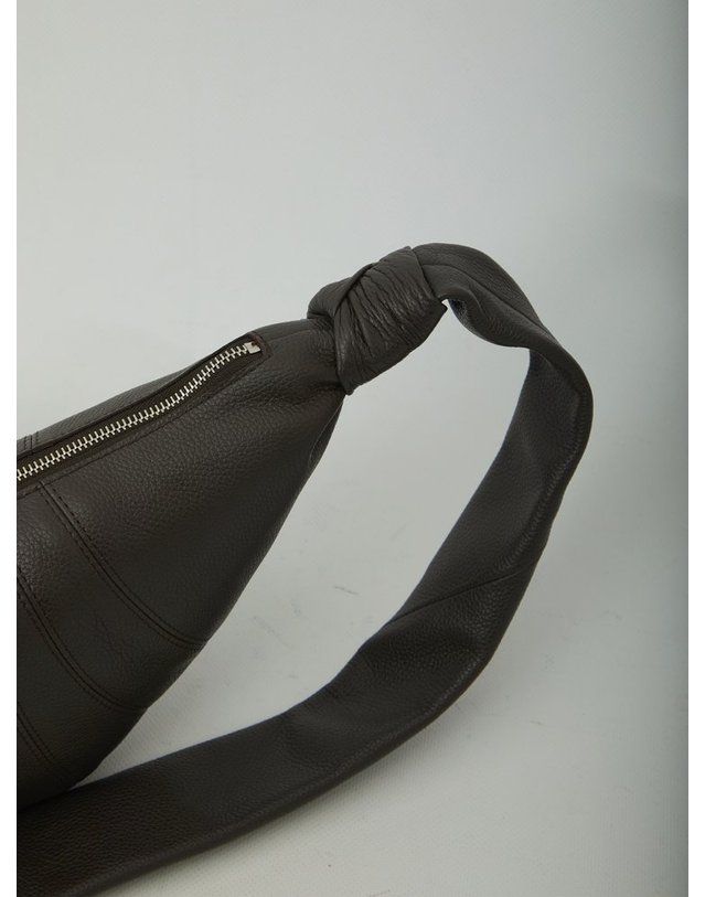 르메르 [해외직구] 26 F/W 르메르 다크 초콜렛 CROISSANT 스몰 백 BG0003LL0018BR490 B0022429406 착용컷