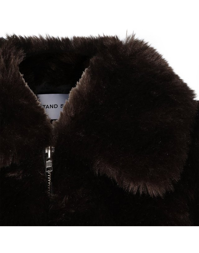 스탠드 [해외직구] 스탠드 다크 브라운 & OFF-WHITE 페이크 퍼 AYA 자켓 66746946787500 B0482329742 착용컷
