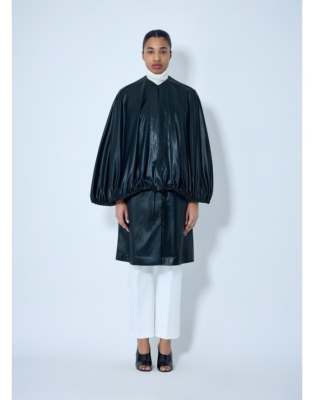 토템 [해외직구] 26 S/S 토템 오버사이즈 케이프 자켓 262-WRO0289-FB0618-001 B0111990072 착용컷