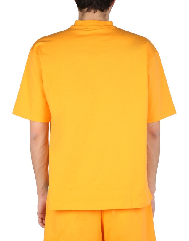 파머시인더스트리 [해외직구] 22 S/S 파머시 인더스트리 로고 프린트 티셔츠 PHM475_GIALLONE B0040181266 착용컷