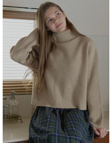 Turtleneck Crop Knit Pullover - BEIGE
